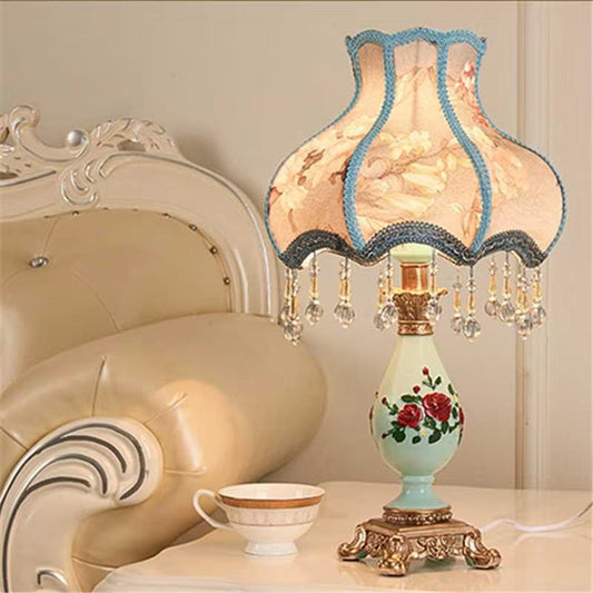 Frendorf | Vasora Europäische Tischlampe | Traditionelles Design | Vase aus Harz | Stoffschirm | Schlafzimmerbeleuchtung