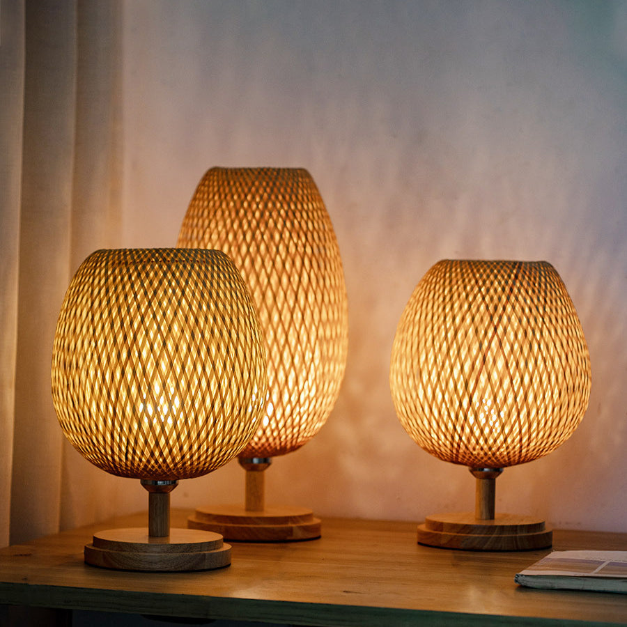 Frendorf | Bamboro Japanisches Design Tischlampe | Handgefertigte Bambus-Weberei | Holz & Metall | Schlafzimmerbeleuchtung