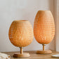 Frendorf | Bamboro Japanisches Design Tischlampe | Handgefertigte Bambus-Weberei | Holz & Metall | Schlafzimmerbeleuchtung