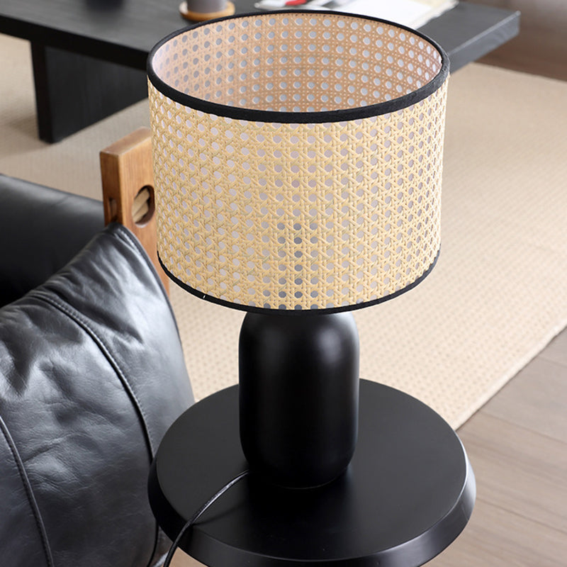 Zeitgenössische Retro-Weave Rattan Trommel Form Eisen 1-Licht Tischlampe Für Schlafzimmer