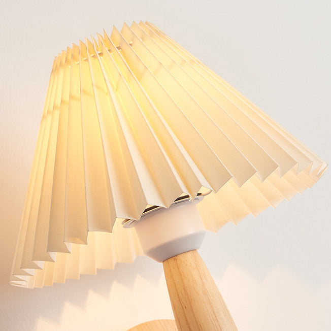 Traditioneller chinesischer plissierter Regenschirm Stoff Schatten Holz 1-Licht Wandlampe für das Wohnzimmer