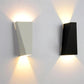 Moderner minimalistischer Aluminium Up- und Down beleuchteter LED Wandleuchtenlampe für den Außenbereich Patio
