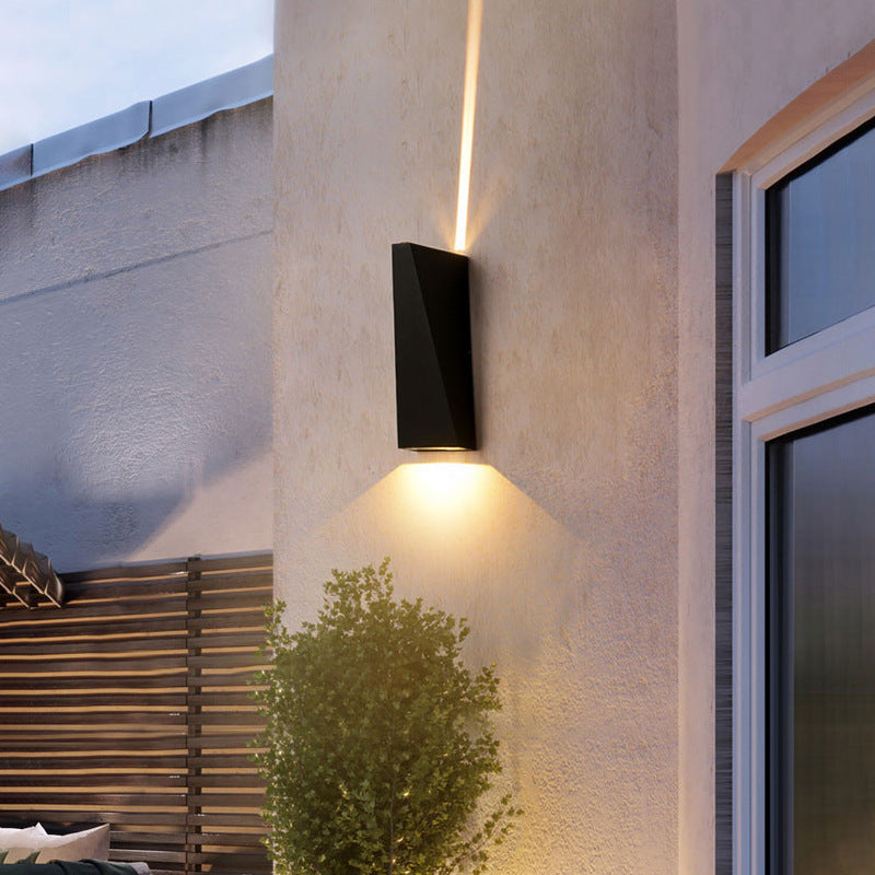 Moderner minimalistischer Aluminium Up- und Down beleuchteter LED Wandleuchtenlampe für den Außenbereich Patio