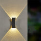 Moderne minimalistische gebogene Aluminium Auf- und Abwärts beleuchtete LED wasserdichte Wandleuchte für den Außenbereich Terrasse