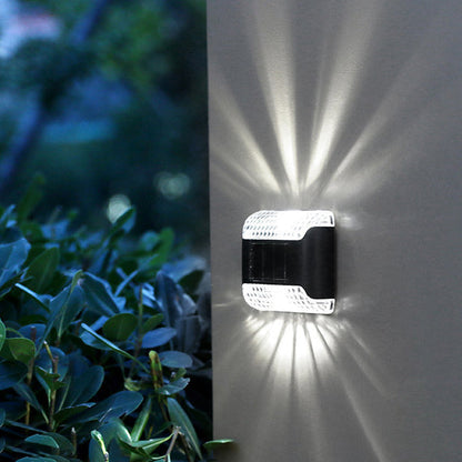 Zeitgenössische industrielle Solar rechteckige ABS Auf- und Abwärts beleuchtete LED Außenwandlampe für den Garten