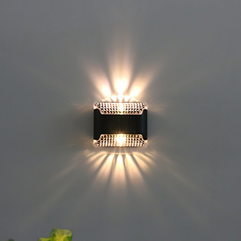 Zeitgenössische industrielle Solar rechteckige ABS Auf- und Abwärts beleuchtete LED Außenwandlampe für den Garten