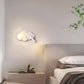 Moderne Art Deco Wolkenform Orb Eisen Acryl LED Spot Wand Sconce Lampe für Schlafzimmer