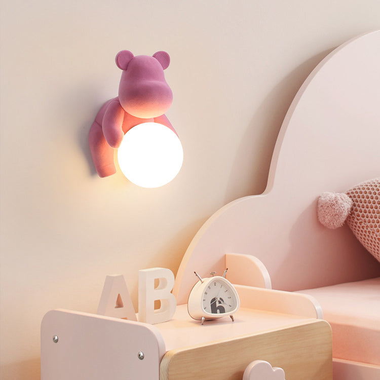 Zeitgenössische kreative Bärenkugel Harzglas 1-licht Wandleuchte Lampe für Schlafzimmer