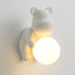 Zeitgenössische kreative Bärenkugel Harzglas 1-licht Wandleuchte Lampe für Schlafzimmer
