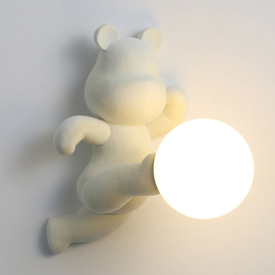 Zeitgenössische kreative Bärenkugel Harzglas 1-licht Wandleuchte Lampe für Schlafzimmer