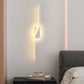 Zeitgenössische nordische lange Streifen Eisen Silikon LED Wandlampe für das Wohnzimmer