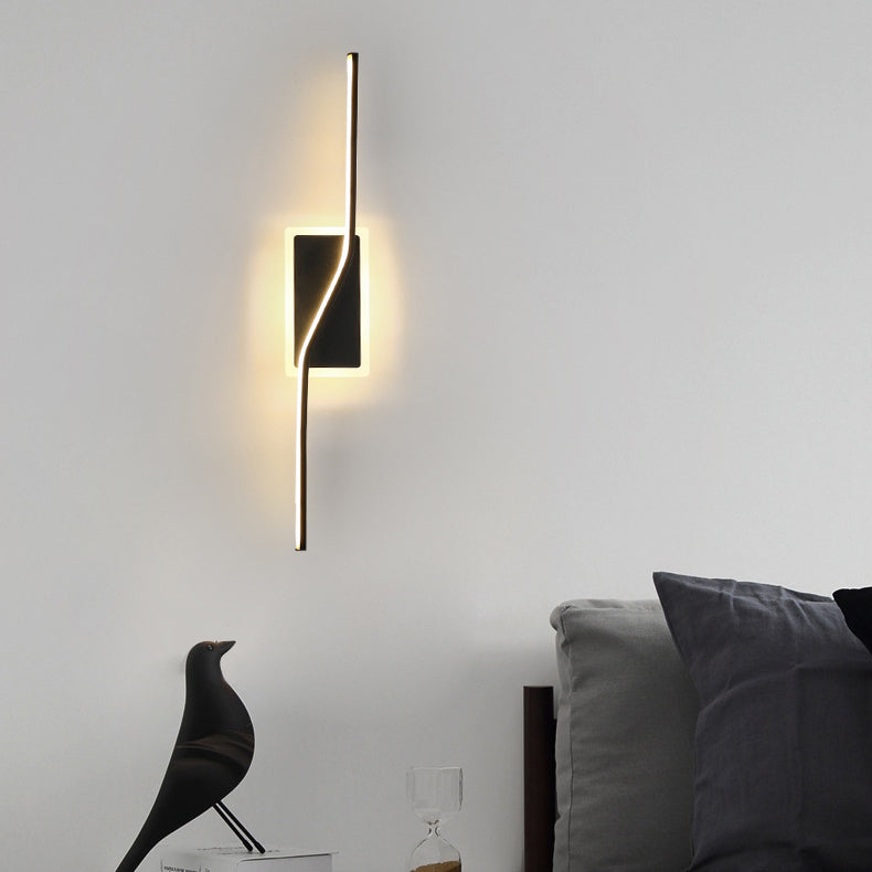Zeitgenössische nordische lange Streifen Eisen Silikon LED Wandlampe für das Wohnzimmer