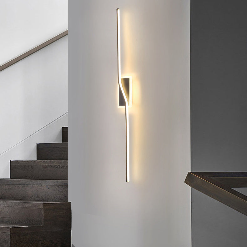 Zeitgenössische nordische lange Streifen Eisen Silikon LED Wandlampe für das Wohnzimmer