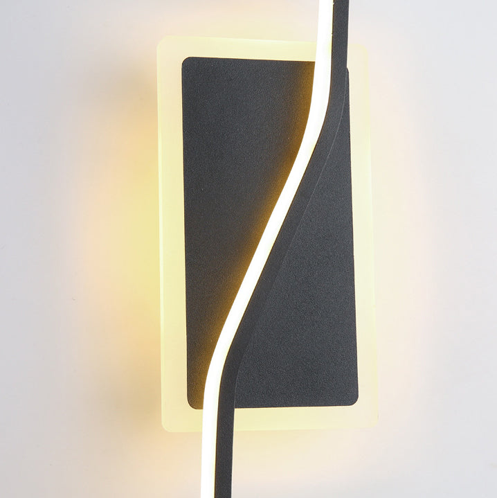 Zeitgenössische nordische lange Streifen Eisen Silikon LED Wandlampe für das Wohnzimmer