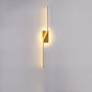 Zeitgenössische nordische lange Streifen Eisen Silikon LED Wandlampe für das Wohnzimmer