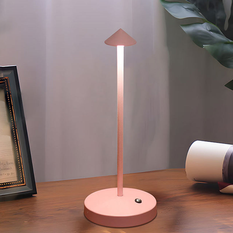 Moderne Einfachheit Triangle Cone Runde Acrylzylinder Eisen LED Tischlampe für das Wohnzimmer
