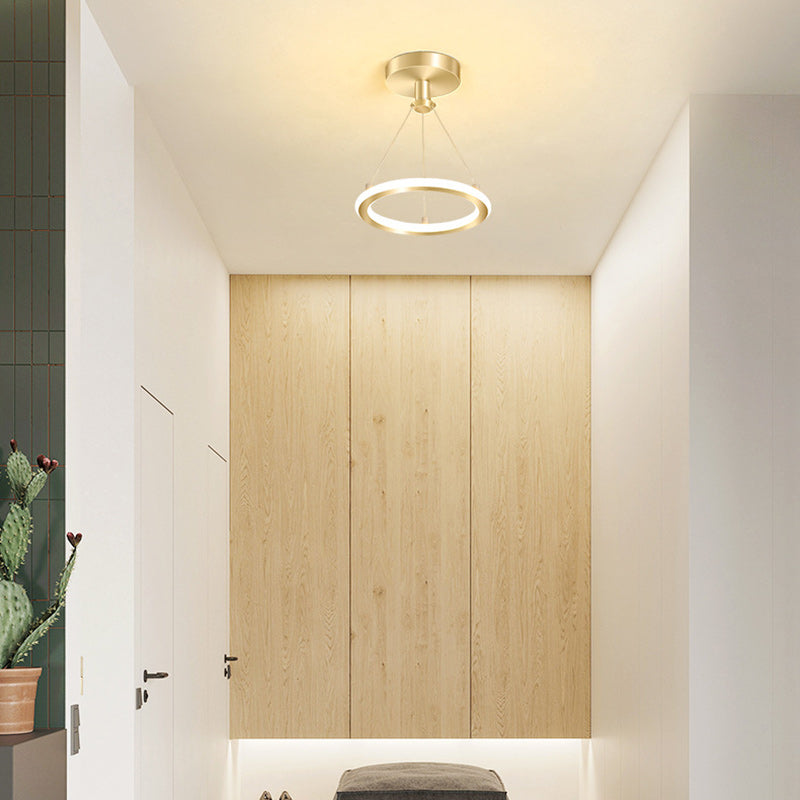 Zeitgenössische Nordische Runde Metall Silica LED Semi-Flush Mount Deckenleuchte für Flur