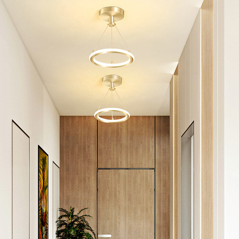 Zeitgenössische Nordische Runde Metall Silica LED Semi-Flush Mount Deckenleuchte für Flur