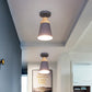 Zeitgenössische skandinavische Eisen Holz Kegel Zylinder verstellbare 1-Licht Semi-Flush Mount Deckenleuchte für Flur