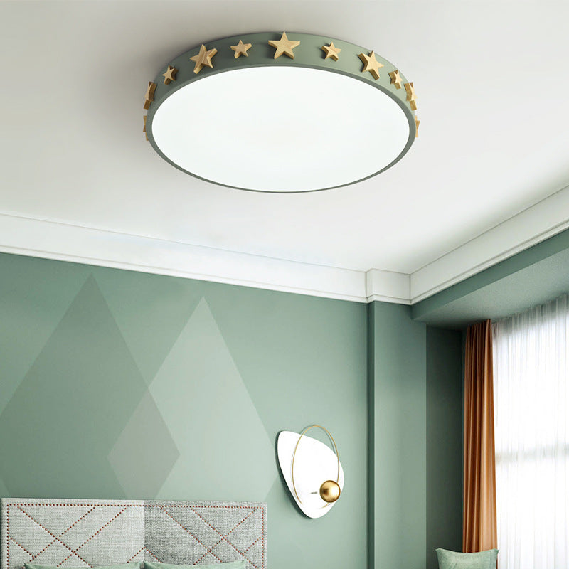 Zeitgenössische skandinavische Eisen Holz Acryl Runde Stern LED Deckenleuchte für Schlafzimmer