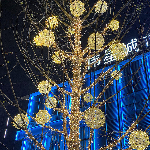 Moderne Art Deco Solar Wasserfest Waben Ball Hängend PVC Plastik LED Außenlicht Landschaft Beleuchtung Für Garten