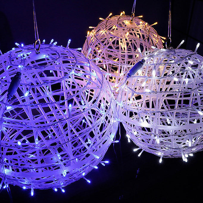 Moderne Art Deco Solar Wasserfest Waben Ball Hängend PVC Plastik LED Außenlicht Landschaft Beleuchtung Für Garten