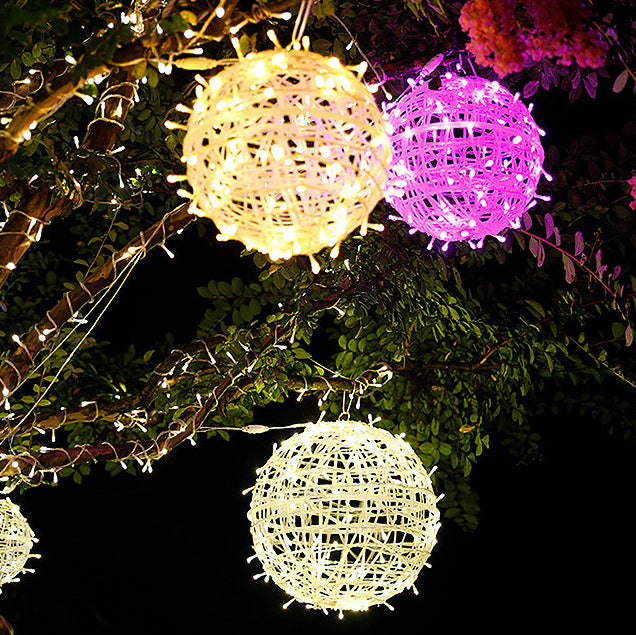 Moderne Art Deco Solar Wasserfest Waben Ball Hängend PVC Plastik LED Außenlicht Landschaft Beleuchtung Für Garten