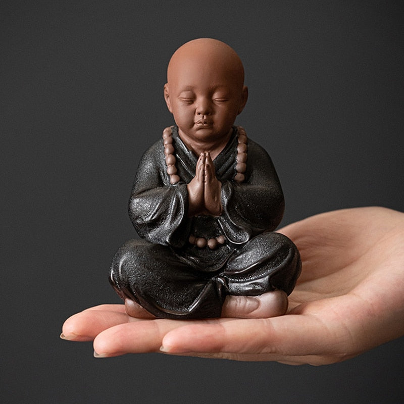 Schwarze Töpferei buddhistische Mönche Miniaturfiguren Buddha Statue Skulptur Feenornamente Meditation Zuhause Garten Dekoration