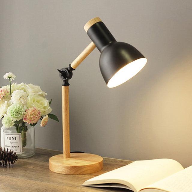 Nordische Schreibtischlampe aus Holz