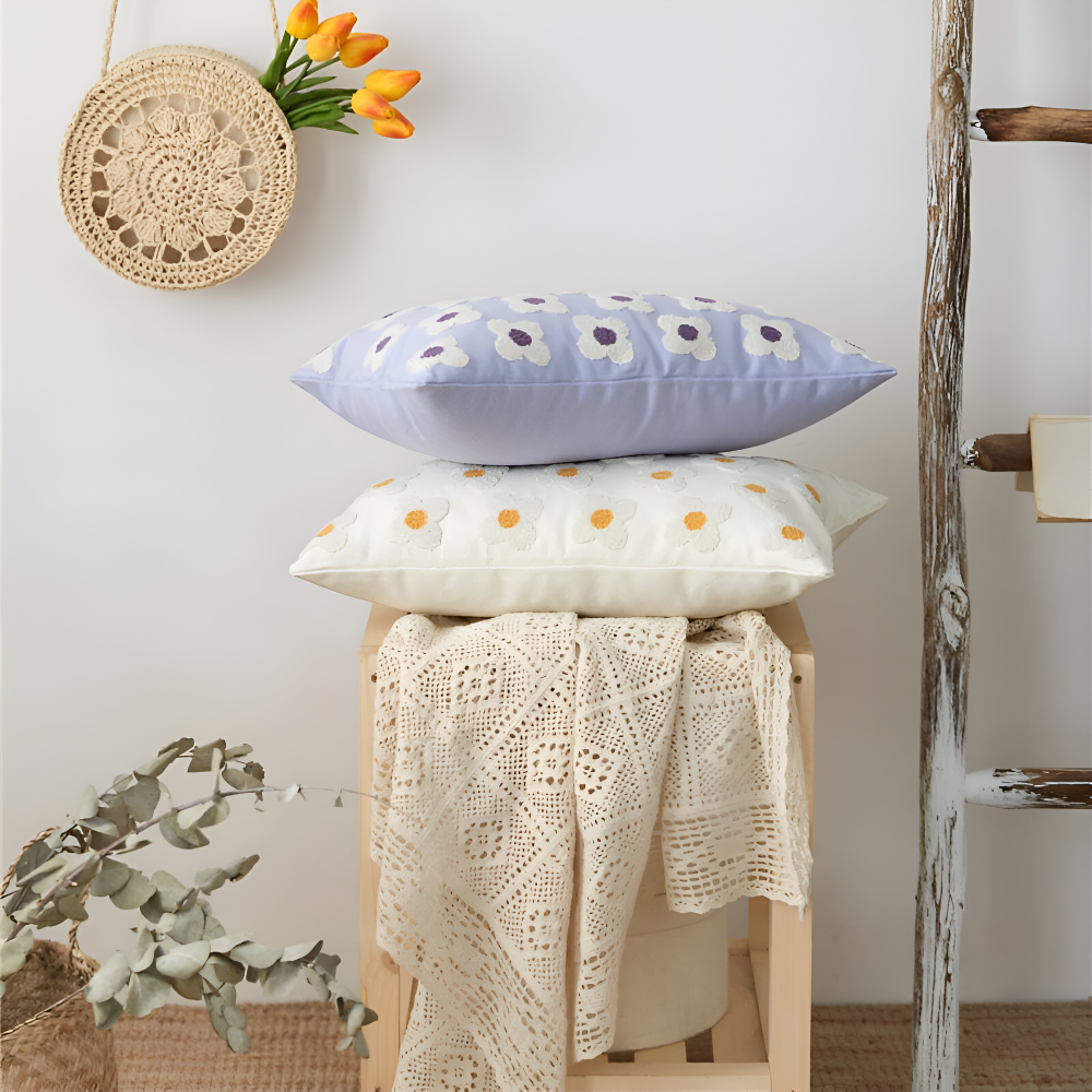 Frendorf | Blooma Sofakissen - Bestickte Quadratische & Rechteckige Blumenkissenhüllen