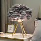 Blossom Tischlampe – Elegantes Feder-Design mit dimmbarem Licht