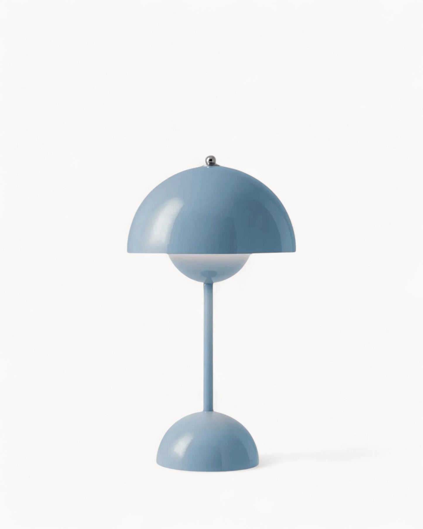 NordLight – LED Tischlampe skandinavisches Design, dimmbar und nachhaltig in Metall