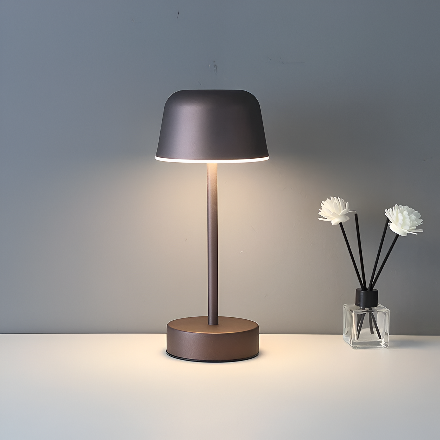 Kabellose LED-Tischlampe im Retro-Design