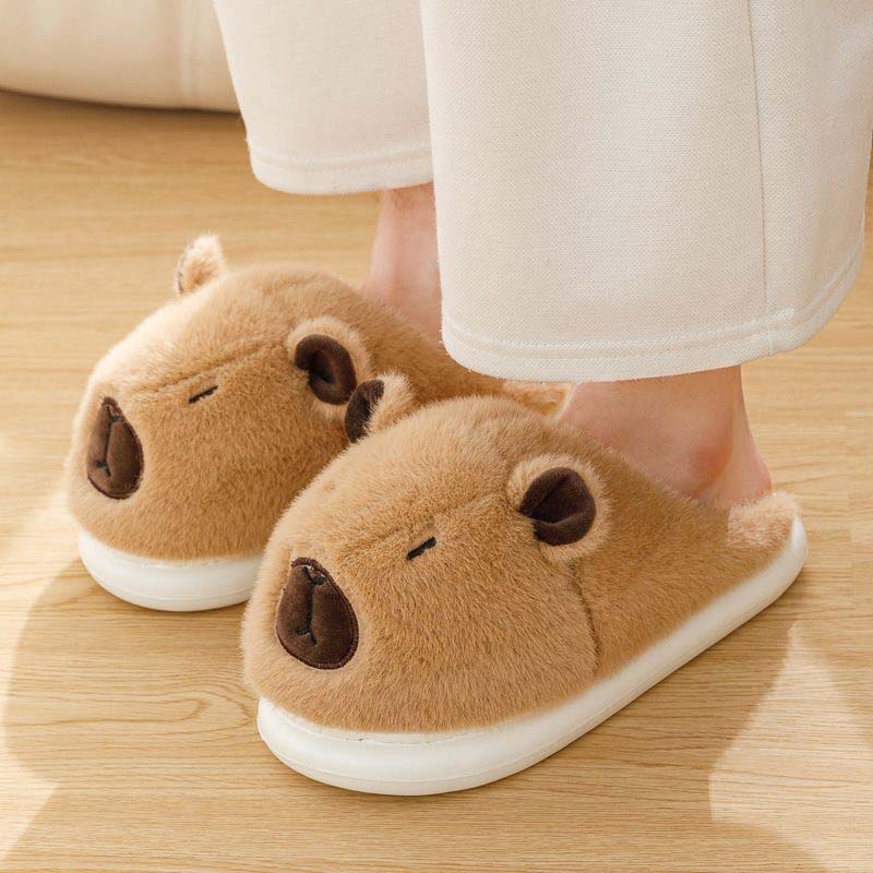 Frendorf | Gemütliche Capybara Plüsch Hausschuhe