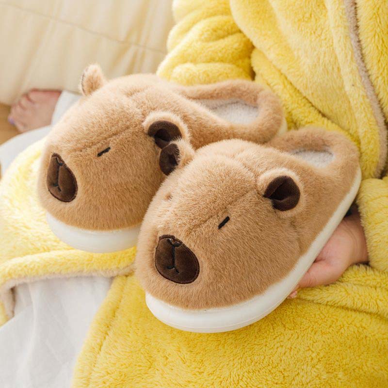 Frendorf | Gemütliche Capybara Plüsch Hausschuhe