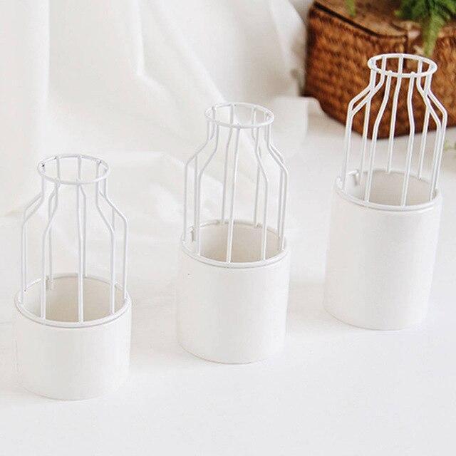 Frendorf | Artévo Eisen-Keramik Design Vase | Modernes Gittermuster | Elegante Dekoration | Für Wohnzimmer & Büro