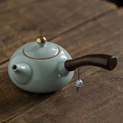 Keramische Kyusu-Teekanne mit Holz-Seitengriff I Japanische Keramische Teekanne