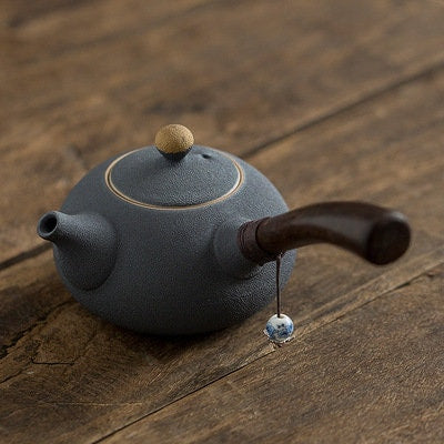 Keramische Kyusu-Teekanne mit Holz-Seitengriff I Japanische Keramische Teekanne