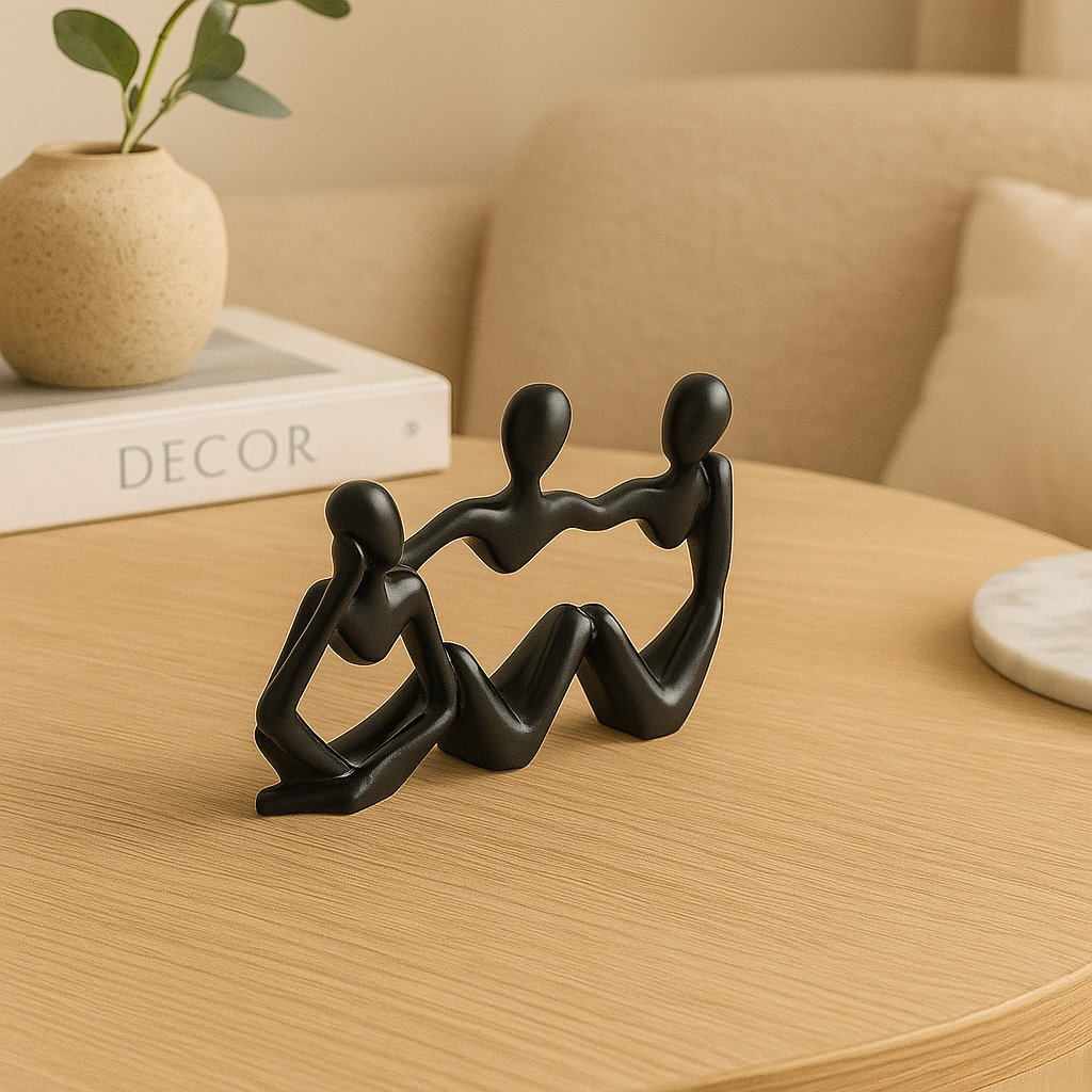 Frendorf | MindMuse – Goldene abstrakte Denkerstatuen in einzigartigen künstlerischen Positionen