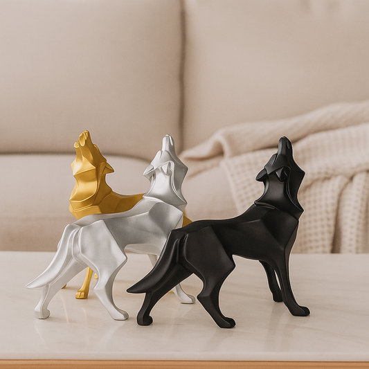 Frendorf | LupoForm – Geometrische Ulvenstatue mit scharfkantigem Design für moderne Räume