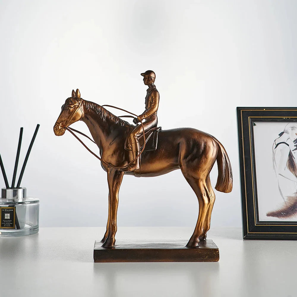 Klassischer Stil Reiterfigur Home Decor Retro Wohnzimmer Kabinett Ornament Schreibtischdekoration Vintage Harzskulptur Geschenke