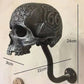 Kreativer cooler Skull-Motorradhelm-Halter wandmontiert Erwachsener Helm-Hänger Mäntel Lagerregal Fahrradhelm-Halter Wanddekoration