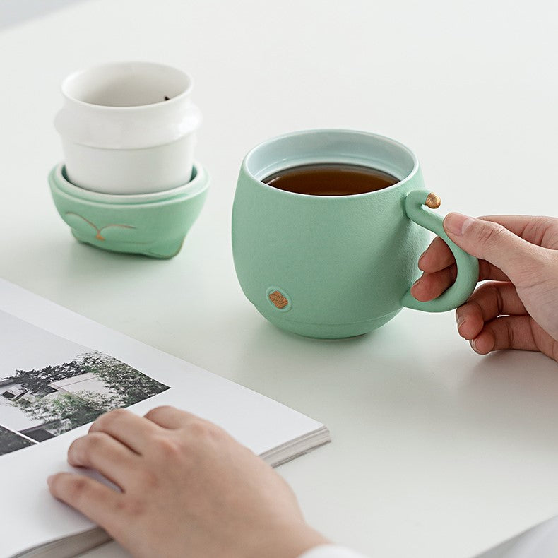 Niedliche Katzen-Teetasse aus Keramik mit Sieb