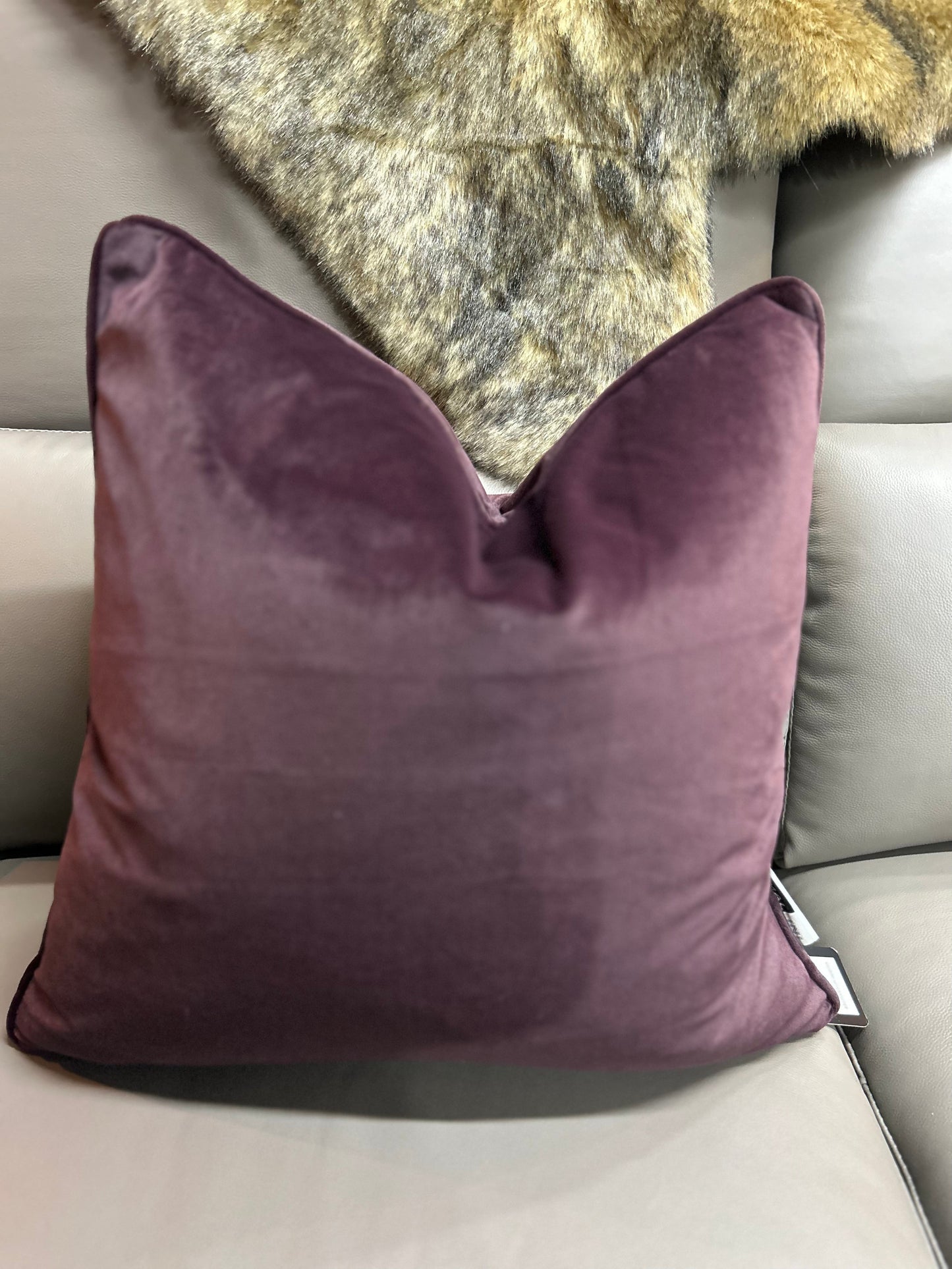 Einfarbiges Aubergine Samt Innenkissen - 43 cm x 43 cm
