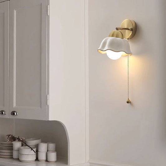 Frendorf | FleurLumina Retro Französische Blume Wandleuchte | Weißes Vintage-Design | Dekorative Beleuchtung | Romantische Wohnraum-Deko