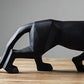 Geometrische Pantherstatue der modernen Kunst
