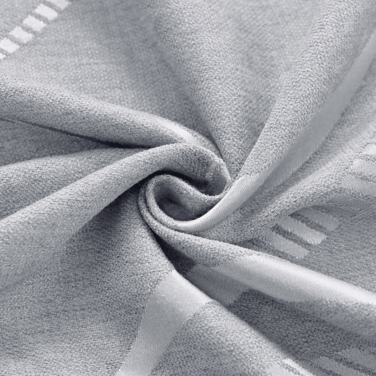 Frendorf | Elegante gesteppte Harmonie – moderne Chenille-Vorhänge