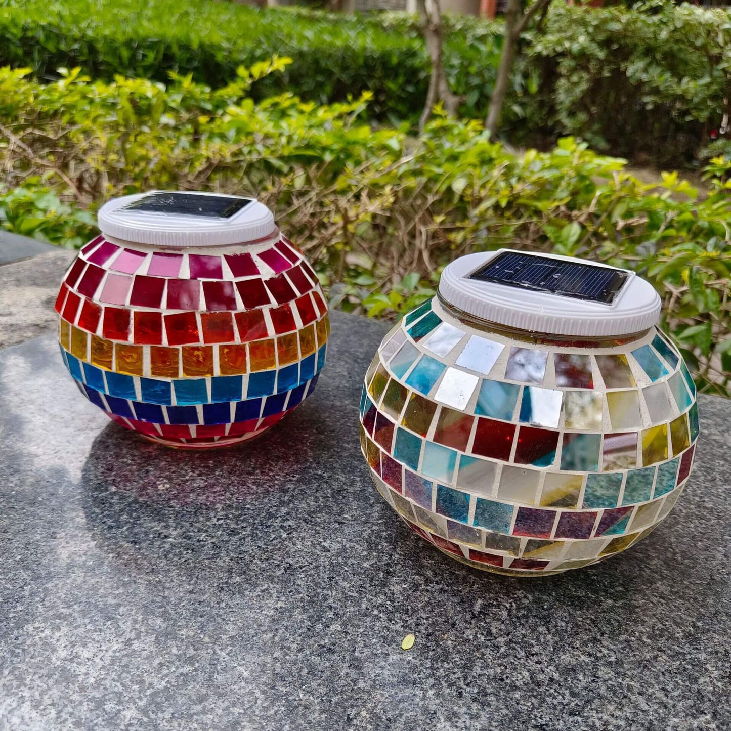 Frendorf | SolarArt Gartenleuchte | Kreatives Design aus Buntglas | LED Solar | Outdoor Beleuchtung