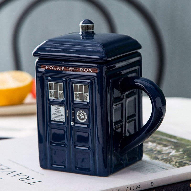 Doctor Who Tardis kreative Polizeibox Tasse lustige Keramikkaffeetasse mit Löffel Geschenkkarton in Blau und Milchgetränken Frühstückstasse