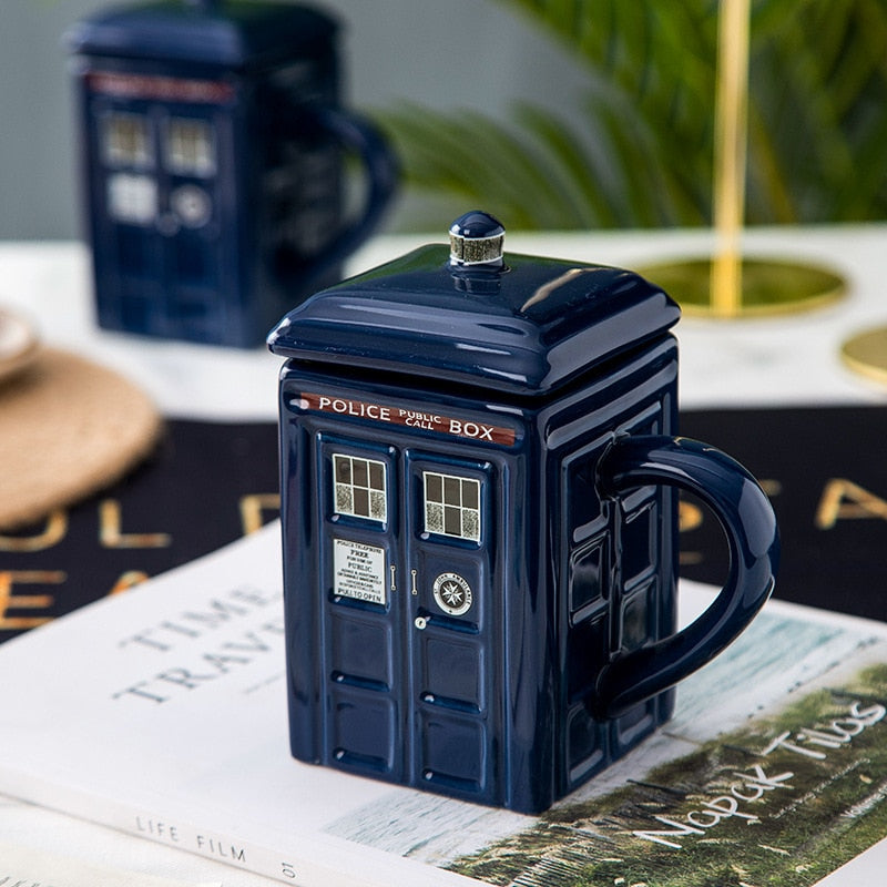 Doctor Who Tardis kreative Polizeibox Tasse lustige Keramikkaffeetasse mit Löffel Geschenkkarton in Blau und Milchgetränken Frühstückstasse